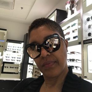 Meet your Posher, Helen